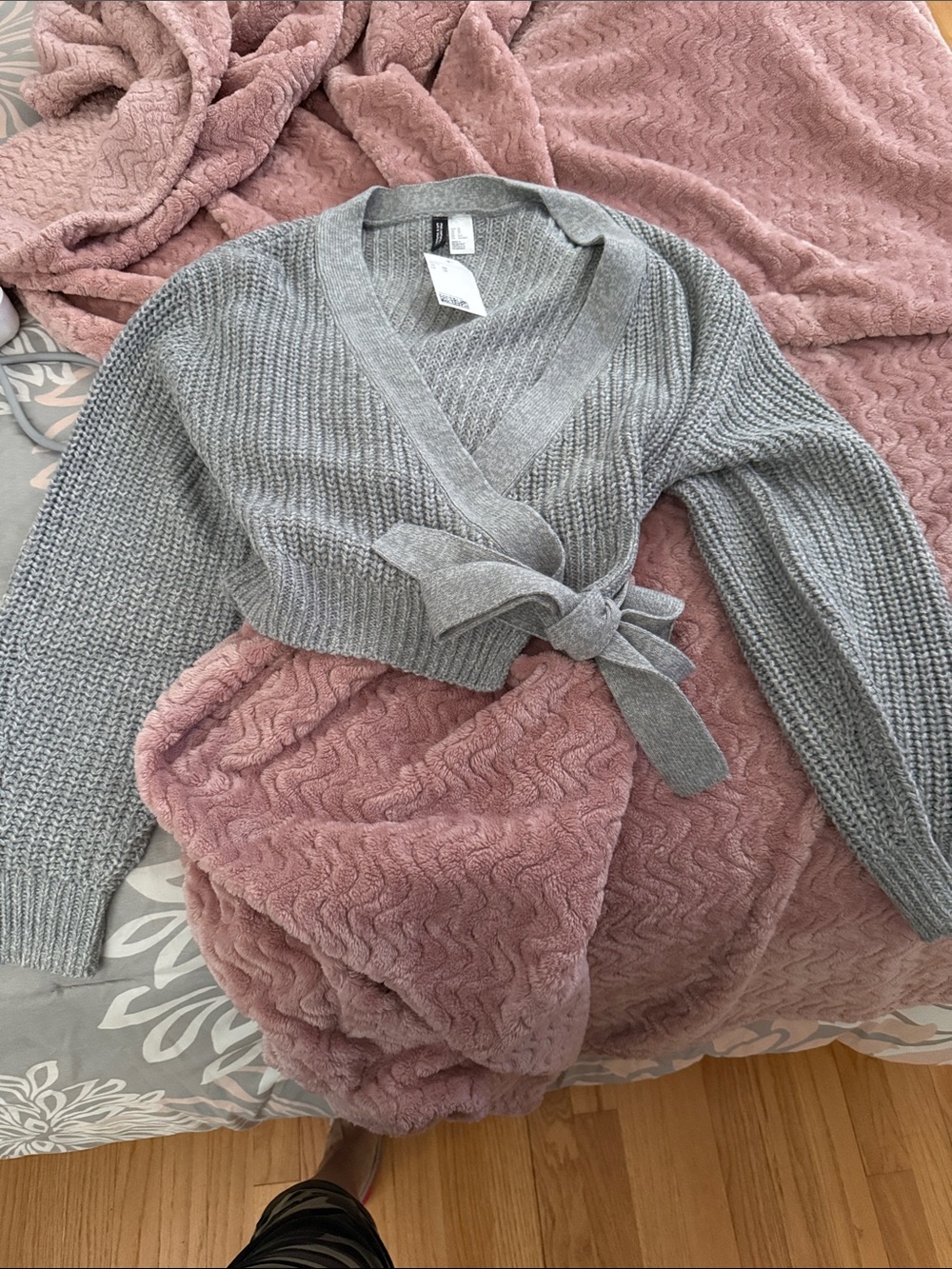 Divided H&M Light Gray Knit Wrap Cardigan with Tie xs